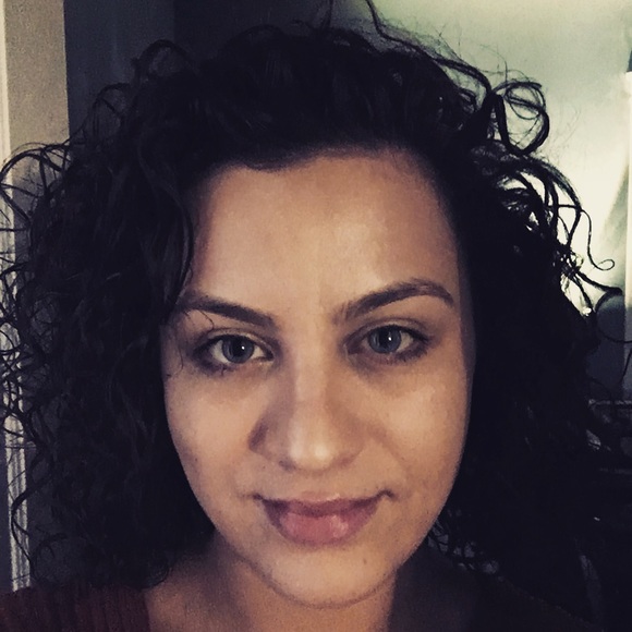 Meet your Posher, Stephanie - Picture 1 of 1